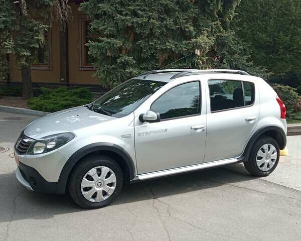 Сірий Дачія Sandero StepWay, об'ємом двигуна 1.6 л та пробігом 166 тис. км за 6700 $, фото 5 на Automoto.ua