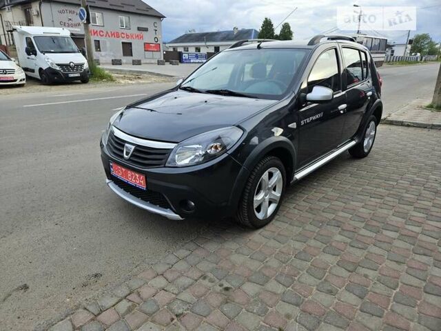 Серый Дачия Sandero StepWay, объемом двигателя 1.5 л и пробегом 177 тыс. км за 6777 $, фото 1 на Automoto.ua