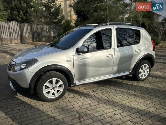 Сірий Дачія Sandero StepWay, об'ємом двигуна 1.6 л та пробігом 239 тис. км за 6900 $, фото 5 на Automoto.ua