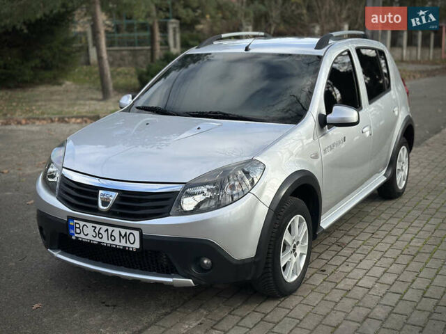 Сірий Дачія Sandero StepWay, об'ємом двигуна 1.6 л та пробігом 239 тис. км за 6900 $, фото 1 на Automoto.ua