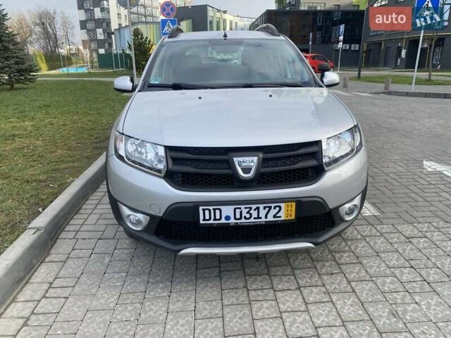 Серый Дачия Sandero StepWay, объемом двигателя 1.5 л и пробегом 291 тыс. км за 8000 $, фото 4 на Automoto.ua
