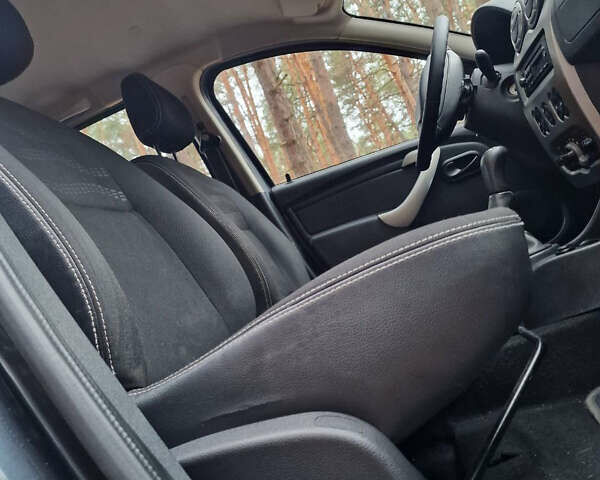 Серый Дачия Sandero StepWay, объемом двигателя 1.6 л и пробегом 207 тыс. км за 5999 $, фото 72 на Automoto.ua
