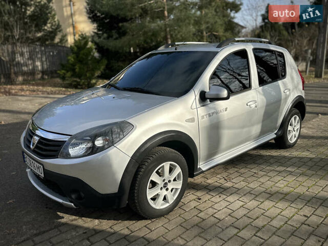 Сірий Дачія Sandero StepWay, об'ємом двигуна 1.6 л та пробігом 239 тис. км за 6900 $, фото 4 на Automoto.ua