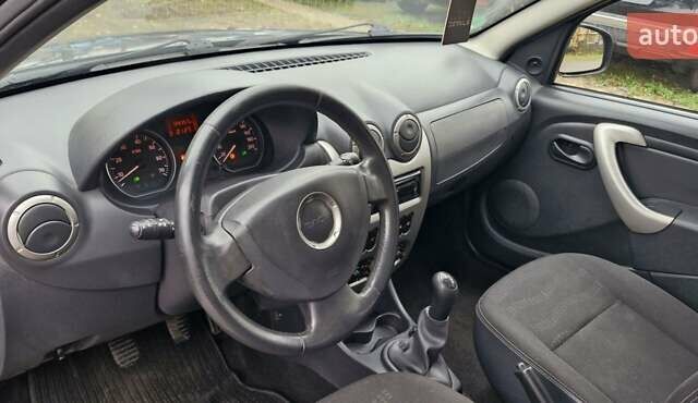 Серый Дачия Sandero StepWay, объемом двигателя 1.6 л и пробегом 128 тыс. км за 7300 $, фото 10 на Automoto.ua