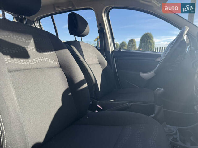 Дачия Sandero StepWay 2012 в Стрые на Automoto.ua Серый Дачия Sandero StepWay, объемом двигателя 1.6 л и пробегом 94 тыс. км за 6899 $, фото 23 на Automoto.ua