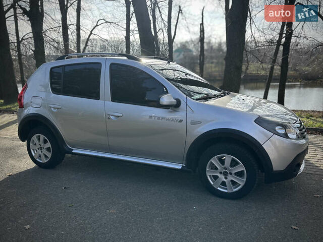 Сірий Дачія Sandero StepWay, об'ємом двигуна 1.6 л та пробігом 239 тис. км за 6900 $, фото 16 на Automoto.ua