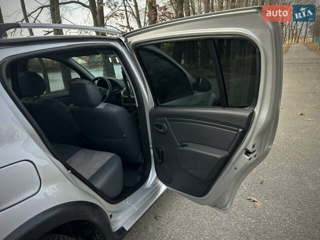 Сірий Дачія Sandero StepWay, об'ємом двигуна 1.6 л та пробігом 239 тис. км за 6900 $, фото 41 на Automoto.ua