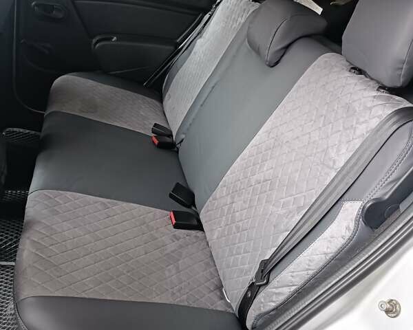 Серый Дачия Sandero StepWay, объемом двигателя 1.6 л и пробегом 237 тыс. км за 5800 $, фото 23 на Automoto.ua