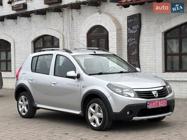 Серый Дачия Sandero StepWay, объемом двигателя 1.6 л и пробегом 184 тыс. км за 6999 $, фото 29 на Automoto.ua