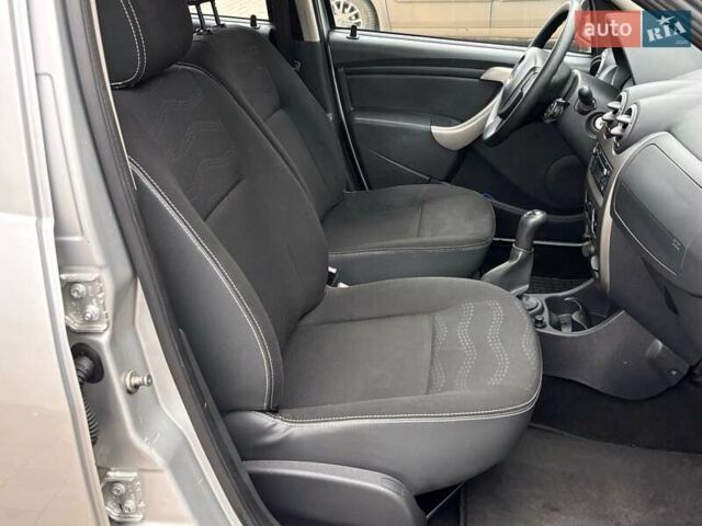Серый Дачия Sandero StepWay, объемом двигателя 1.6 л и пробегом 184 тыс. км за 6999 $, фото 73 на Automoto.ua