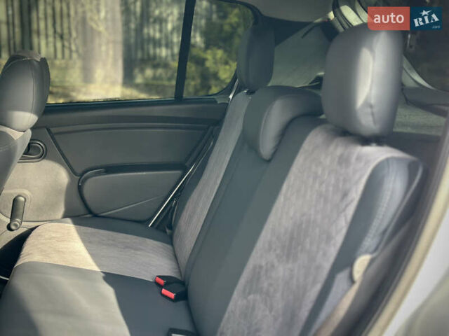 Сірий Дачія Sandero StepWay, об'ємом двигуна 1.6 л та пробігом 239 тис. км за 6900 $, фото 39 на Automoto.ua
