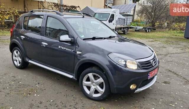 Серый Дачия Sandero StepWay, объемом двигателя 1.6 л и пробегом 128 тыс. км за 7300 $, фото 9 на Automoto.ua