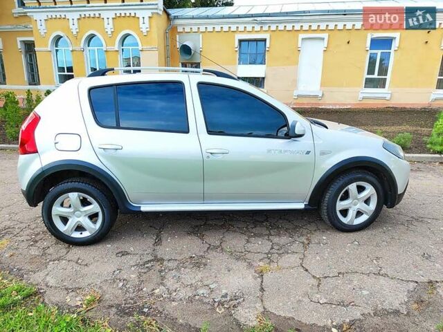 Серый Дачия Sandero StepWay, объемом двигателя 1.5 л и пробегом 190 тыс. км за 6900 $, фото 31 на Automoto.ua