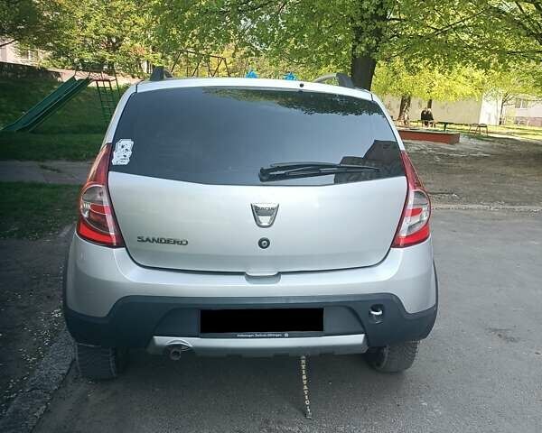 Серый Дачия Sandero StepWay, объемом двигателя 1.6 л и пробегом 237 тыс. км за 5800 $, фото 6 на Automoto.ua