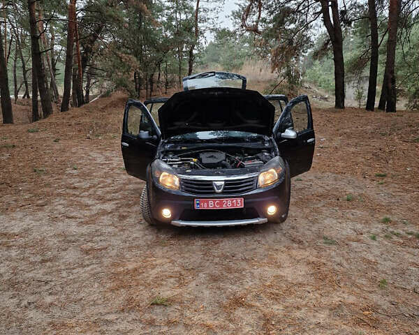 Серый Дачия Sandero StepWay, объемом двигателя 1.6 л и пробегом 207 тыс. км за 5999 $, фото 105 на Automoto.ua