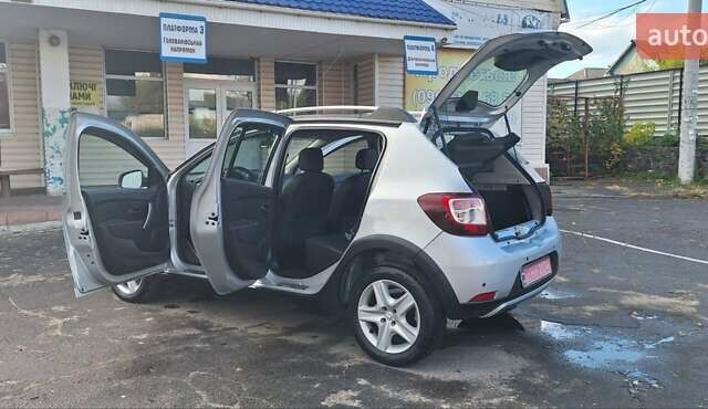 Серый Дачия Sandero StepWay, объемом двигателя 1.5 л и пробегом 191 тыс. км за 8500 $, фото 37 на Automoto.ua