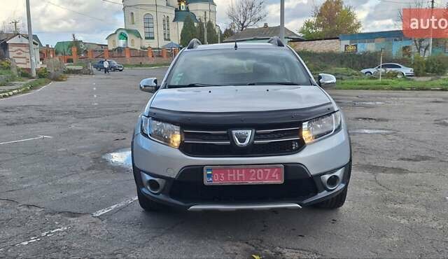 Серый Дачия Sandero StepWay, объемом двигателя 1.5 л и пробегом 191 тыс. км за 8500 $, фото 1 на Automoto.ua