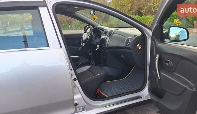 Серый Дачия Sandero StepWay, объемом двигателя 1.5 л и пробегом 191 тыс. км за 8500 $, фото 14 на Automoto.ua