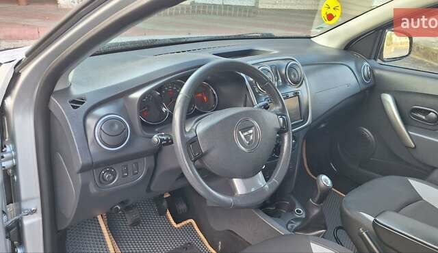 Серый Дачия Sandero StepWay, объемом двигателя 1.5 л и пробегом 191 тыс. км за 8500 $, фото 53 на Automoto.ua