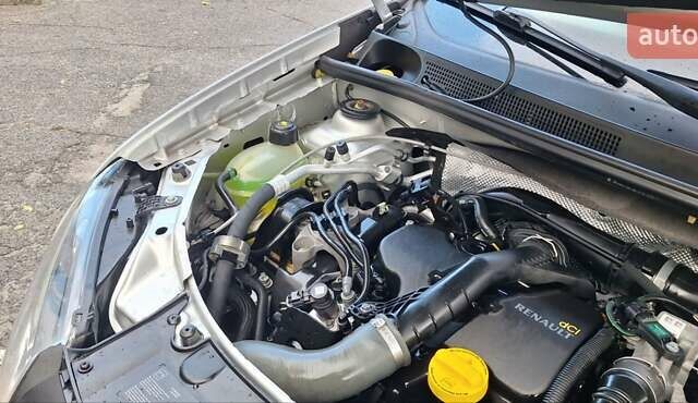 Серый Дачия Sandero StepWay, объемом двигателя 1.5 л и пробегом 191 тыс. км за 8500 $, фото 29 на Automoto.ua