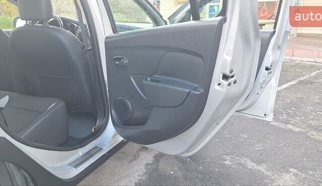 Серый Дачия Sandero StepWay, объемом двигателя 1.5 л и пробегом 191 тыс. км за 8500 $, фото 74 на Automoto.ua