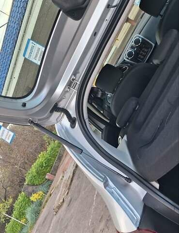 Серый Дачия Sandero StepWay, объемом двигателя 1.5 л и пробегом 191 тыс. км за 8500 $, фото 15 на Automoto.ua