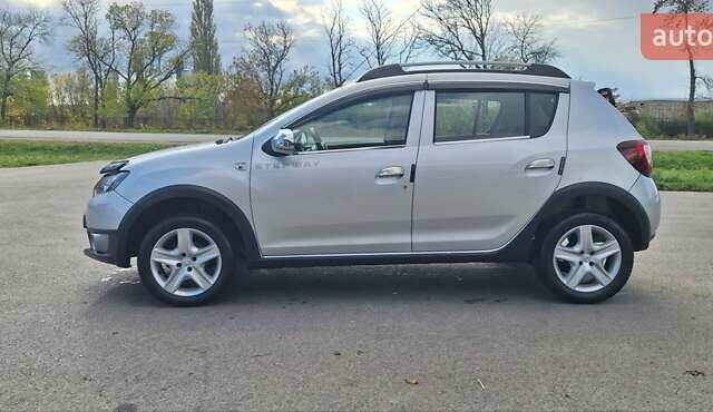Серый Дачия Sandero StepWay, объемом двигателя 1.5 л и пробегом 191 тыс. км за 8500 $, фото 103 на Automoto.ua