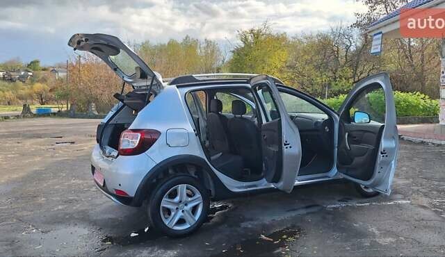 Серый Дачия Sandero StepWay, объемом двигателя 1.5 л и пробегом 191 тыс. км за 8500 $, фото 40 на Automoto.ua