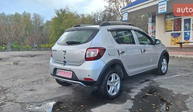 Серый Дачия Sandero StepWay, объемом двигателя 1.5 л и пробегом 191 тыс. км за 8500 $, фото 5 на Automoto.ua