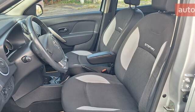 Серый Дачия Sandero StepWay, объемом двигателя 1.5 л и пробегом 191 тыс. км за 8500 $, фото 45 на Automoto.ua