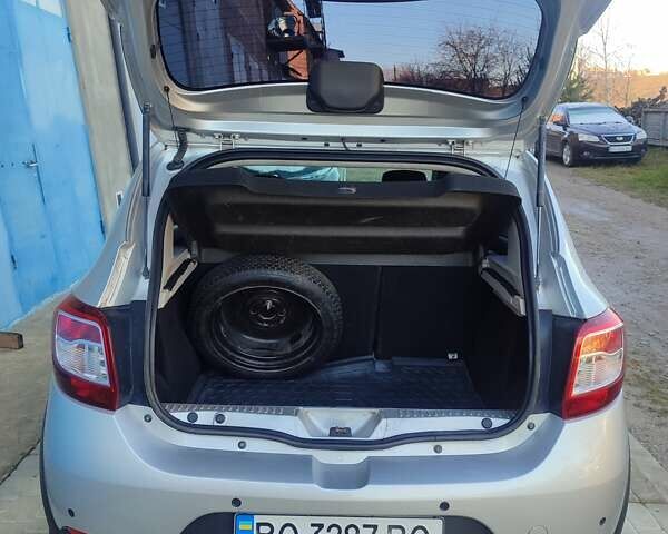 Сірий Дачія Sandero StepWay, об'ємом двигуна 0.9 л та пробігом 197 тис. км за 5500 $, фото 6 на Automoto.ua