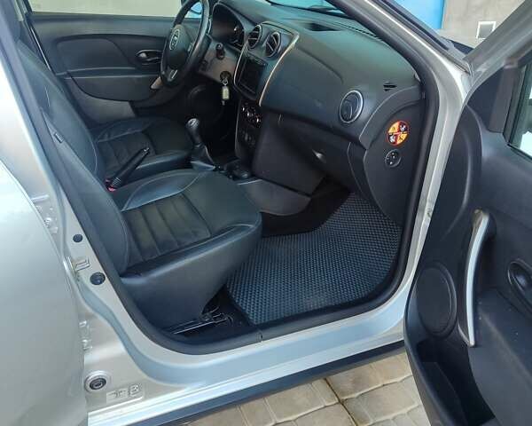 Сірий Дачія Sandero StepWay, об'ємом двигуна 0.9 л та пробігом 197 тис. км за 5500 $, фото 9 на Automoto.ua
