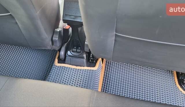 Серый Дачия Sandero StepWay, объемом двигателя 1.5 л и пробегом 191 тыс. км за 8500 $, фото 75 на Automoto.ua