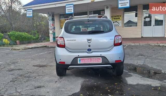 Серый Дачия Sandero StepWay, объемом двигателя 1.5 л и пробегом 191 тыс. км за 8500 $, фото 7 на Automoto.ua