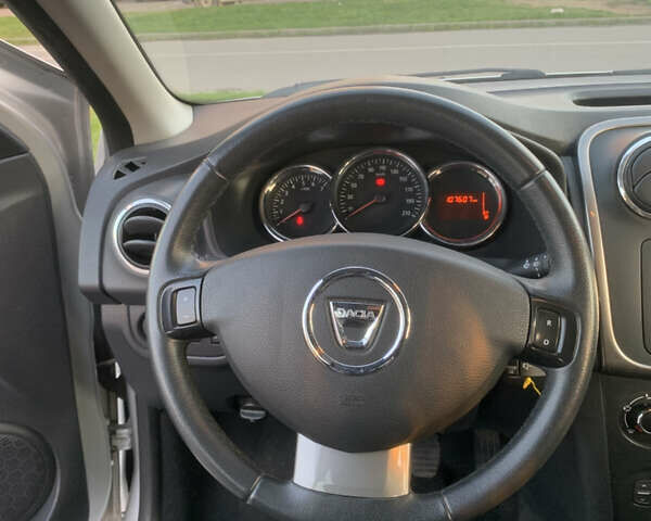 Серый Дачия Sandero StepWay, объемом двигателя 1.5 л и пробегом 107 тыс. км за 8750 $, фото 8 на Automoto.ua