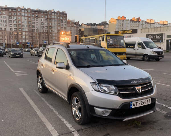 Серый Дачия Sandero StepWay, объемом двигателя 1.5 л и пробегом 107 тыс. км за 8750 $, фото 5 на Automoto.ua