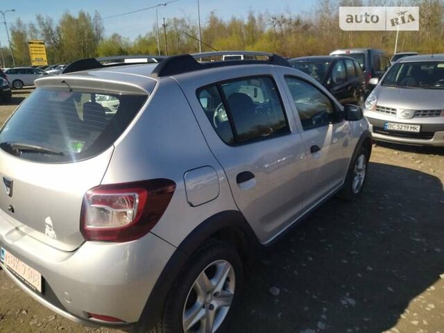 Серый Дачия Sandero StepWay, объемом двигателя 0.9 л и пробегом 84 тыс. км за 6950 $, фото 4 на Automoto.ua