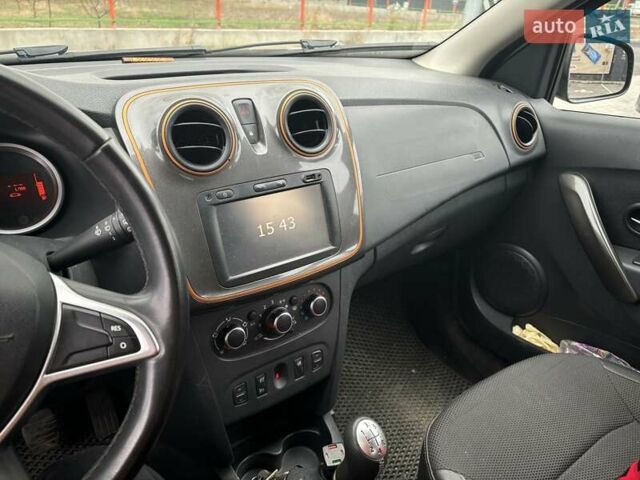 Серый Дачия Sandero StepWay, объемом двигателя 1.5 л и пробегом 95 тыс. км за 8900 $, фото 4 на Automoto.ua