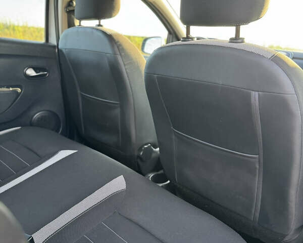 Сірий Дачія Sandero StepWay, об'ємом двигуна 1.5 л та пробігом 130 тис. км за 9600 $, фото 11 на Automoto.ua
