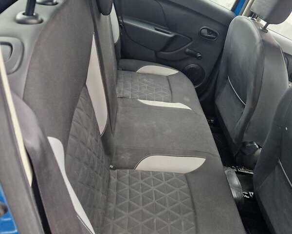 Синій Дачія Sandero StepWay, об'ємом двигуна 1.5 л та пробігом 83 тис. км за 7700 $, фото 10 на Automoto.ua