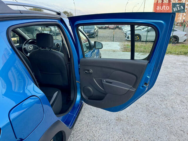 Синий Дачия Sandero StepWay, объемом двигателя 1.5 л и пробегом 219 тыс. км за 7800 $, фото 27 на Automoto.ua