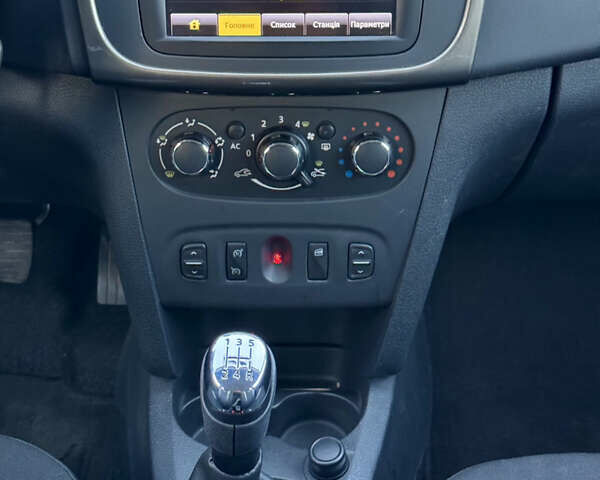 Синий Дачия Sandero StepWay, объемом двигателя 1.5 л и пробегом 219 тыс. км за 7800 $, фото 44 на Automoto.ua