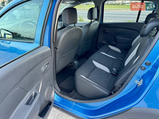 Синий Дачия Sandero StepWay, объемом двигателя 1.5 л и пробегом 219 тыс. км за 7800 $, фото 26 на Automoto.ua
