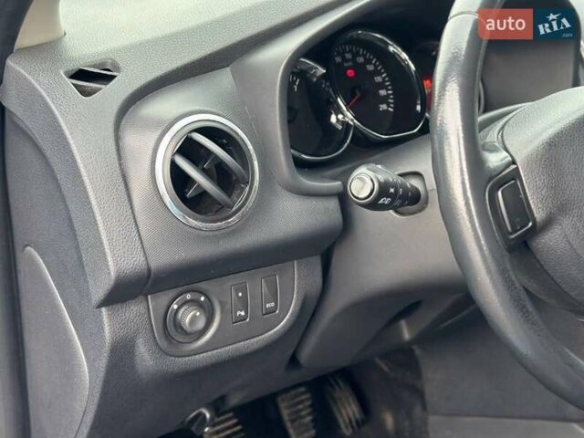 Синий Дачия Sandero StepWay, объемом двигателя 1.5 л и пробегом 219 тыс. км за 7950 $, фото 27 на Automoto.ua