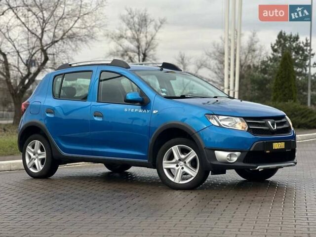 Синий Дачия Sandero StepWay, объемом двигателя 1.5 л и пробегом 219 тыс. км за 7950 $, фото 3 на Automoto.ua