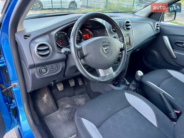 Синий Дачия Sandero StepWay, объемом двигателя 1.5 л и пробегом 219 тыс. км за 7800 $, фото 18 на Automoto.ua