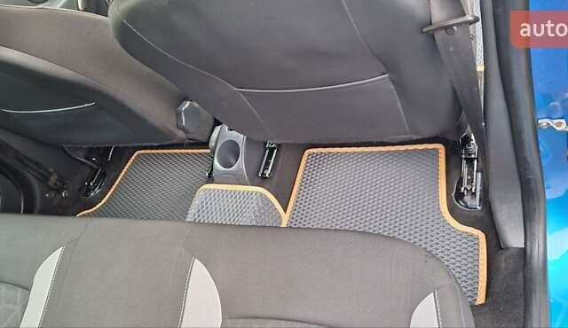 Синій Дачія Sandero StepWay, об'ємом двигуна 1.5 л та пробігом 198 тис. км за 8900 $, фото 86 на Automoto.ua