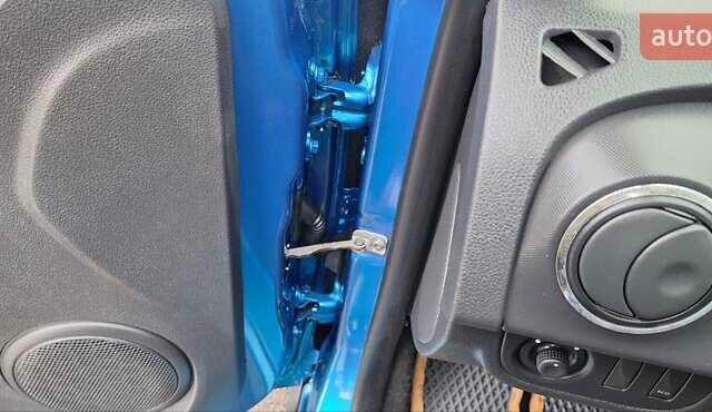 Синій Дачія Sandero StepWay, об'ємом двигуна 1.5 л та пробігом 198 тис. км за 8900 $, фото 56 на Automoto.ua