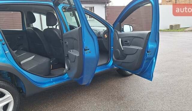 Синій Дачія Sandero StepWay, об'ємом двигуна 1.5 л та пробігом 198 тис. км за 8900 $, фото 90 на Automoto.ua