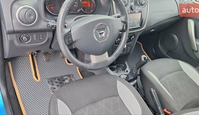 Синій Дачія Sandero StepWay, об'ємом двигуна 1.5 л та пробігом 198 тис. км за 8900 $, фото 54 на Automoto.ua